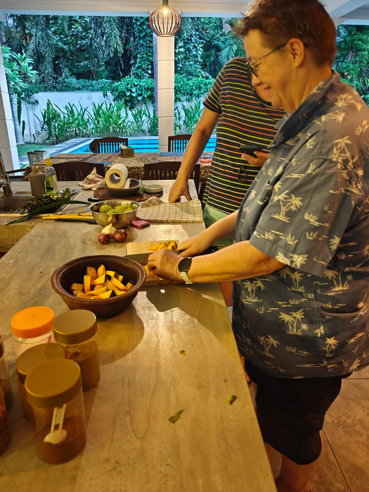 outdoor/cooking-demo image 9